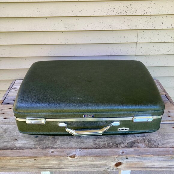 Set 2 Vintage American Tourist Tiara Suitcases Green Hard Shell Luggage NO KEY - Picture 11 of 15